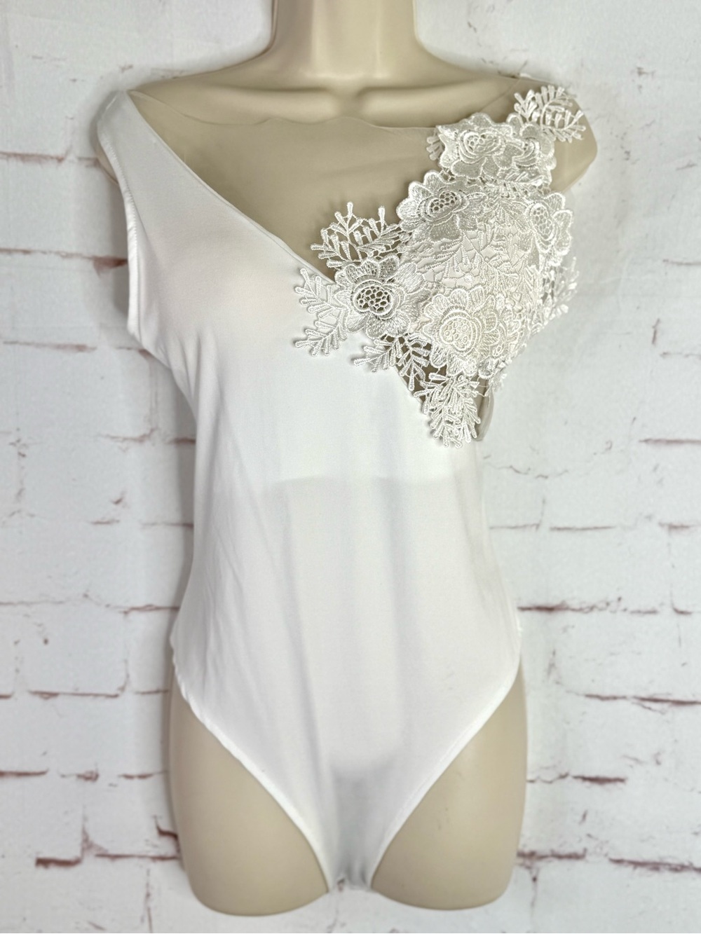 Vintage Coquette Ivory Lace detail V-neck Sleeveless Snap Closure Bodysuit M - Picture 9 of 15